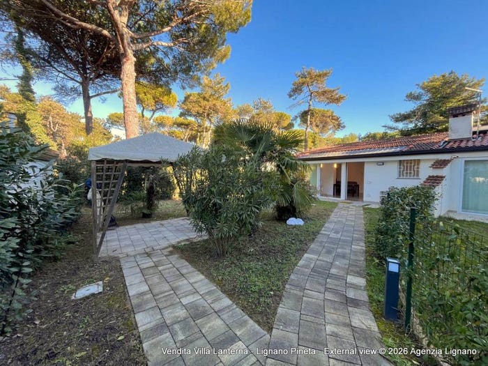 Casa quadrilocale in vendita in Via Raggio della Lanterna, Centro, Lignano Sabbiadoro