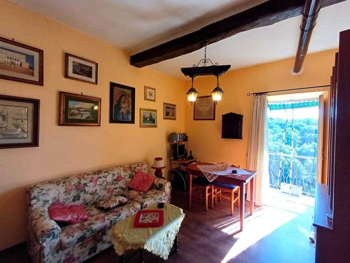 Appartamento bilocale in vendita in Via Borgo Vecchio, Centro, Caprarola