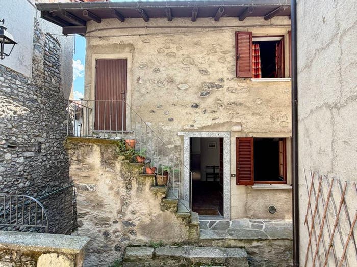 Casa trilocale in vendita in Via Cassera Moretti, Centro, Vercana