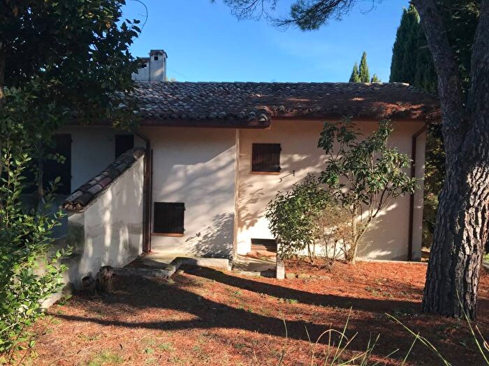 Casa con 6 locali in vendita in Via Passo, Mombaroccio