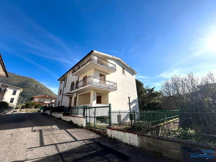 Appartamento con 5 locali in vendita in Via Ponte Gagliardo, Fondi