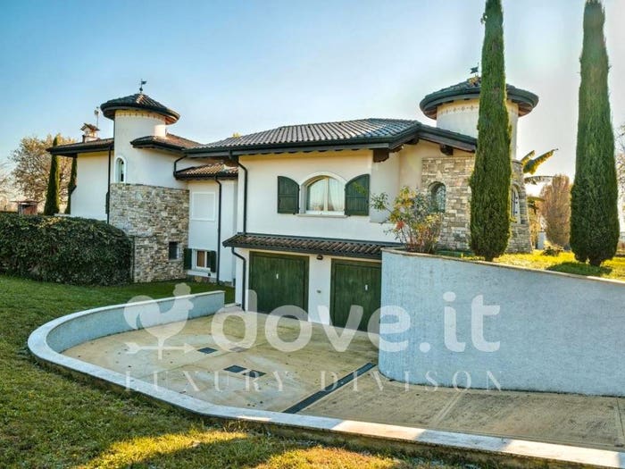 Casa con 6 locali in vendita in Via dei Gazzi, Martinengo