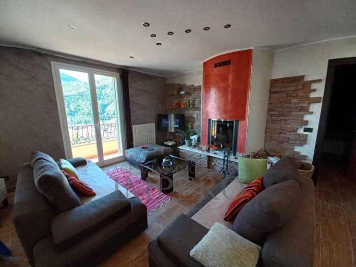 Casa con 6 locali in vendita in Via Udine, Centro, Camporosso