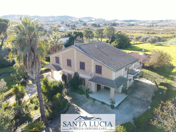 Casa con 6 locali in vendita in Contrada Don Ottavio, Canicattì