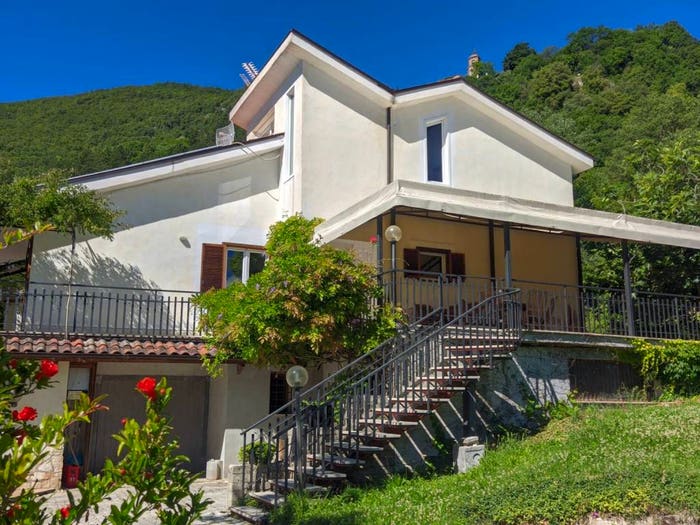 Casa con 6 locali in vendita in Via Piè di Greccio, Greccio
