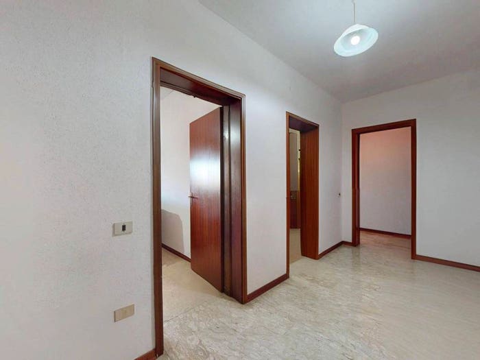 Appartamento trilocale in vendita in Via Achille Grandi, Centro, Novi di Modena