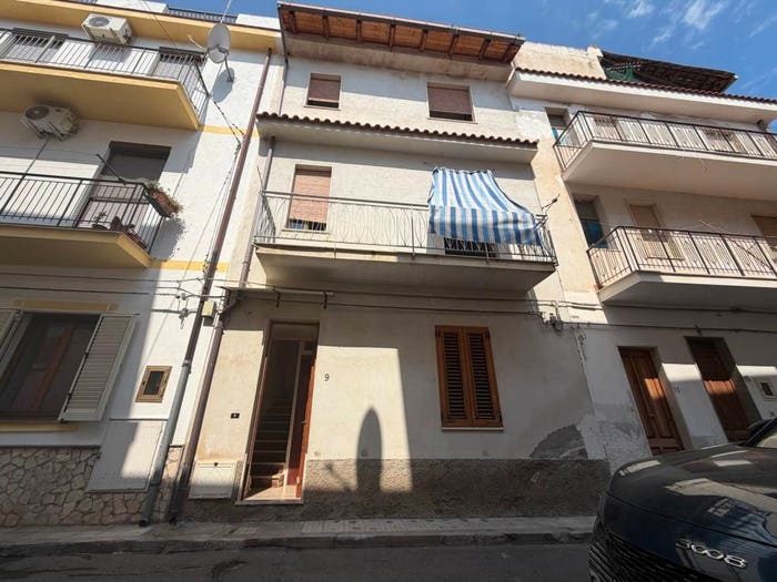 Casa quadrilocale in vendita in Via Forgiari, Centro, Falcone
