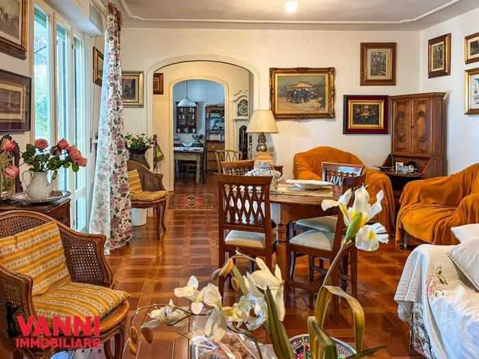 Appartamento con 5 locali in vendita in Viale della Repubblica, Marina di Cecina, Cecina