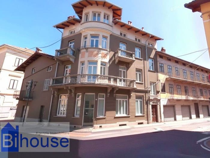 Appartamento con 5 locali in vendita in Via giovanni amendola, Centro, Cossato