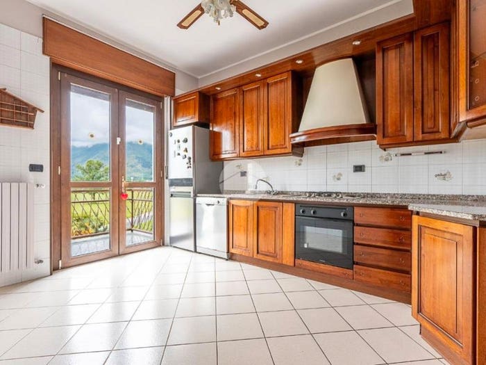 Appartamento con 5 locali in vendita in Via Balangero, Centro, Balangero