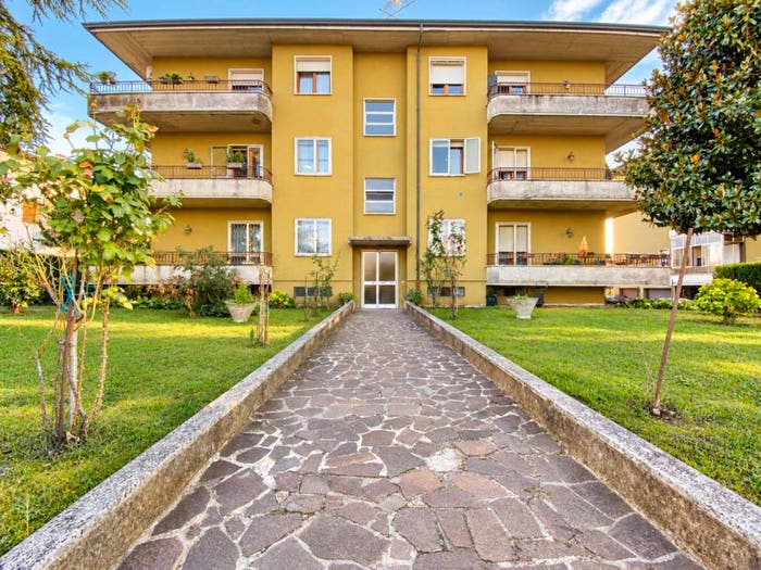Appartamento quadrilocale in vendita in Via Marinai d'Italia, Centro, Creazzo