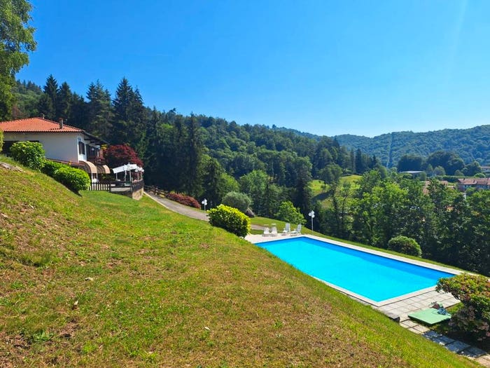 Casa con 6 locali in vendita in Centro, Armeno