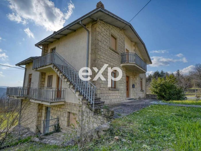Casa con 6 locali in vendita in Strada per Miratoio, Pennabilli