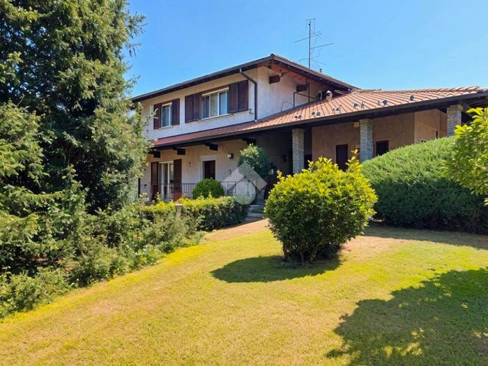 Casa con 6 locali in vendita in Via E Fermi, Cermenate
