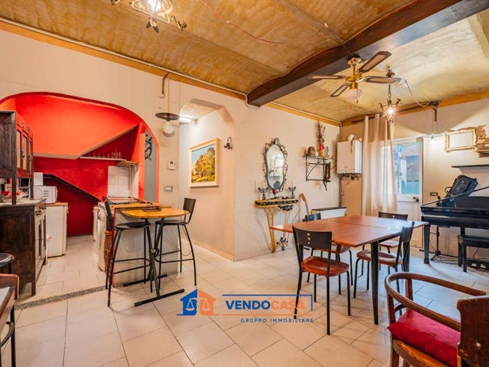 Casa trilocale in vendita in Via Vittorio Emanuele, Centro, Salmour