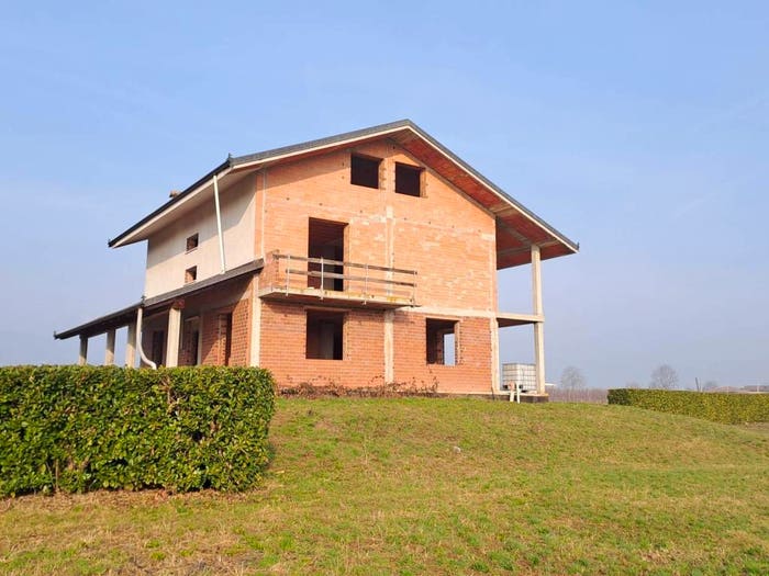 Casa quadrilocale in vendita in Bagnolo Piemonte