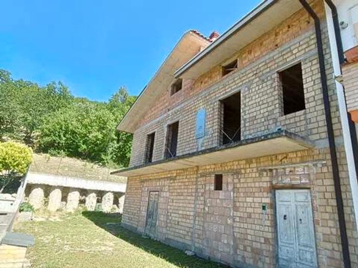 Casa con 6 locali in vendita in Via Monte, Centro, Altino