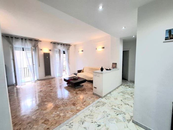 Appartamento trilocale in vendita in Corso Luigi Andrea Martinetti, Sampierdarena, Genova