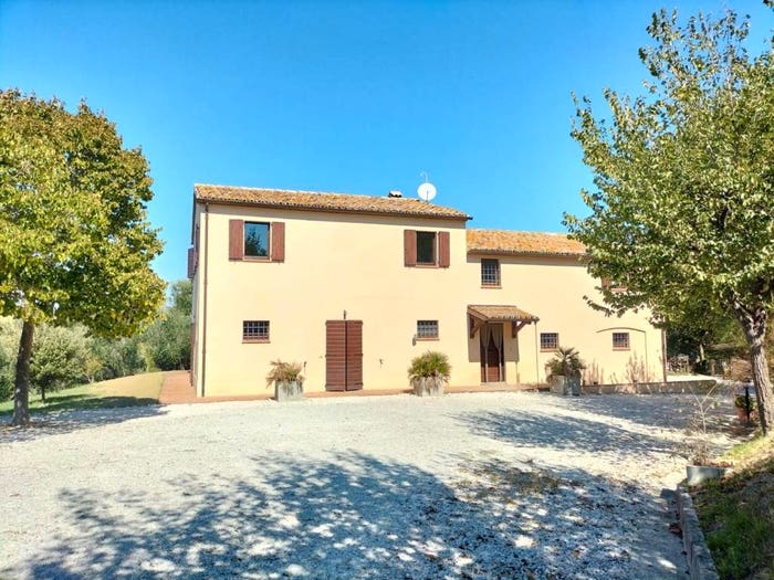 Casa con 6 locali in vendita in Via Roma, Montecarotto