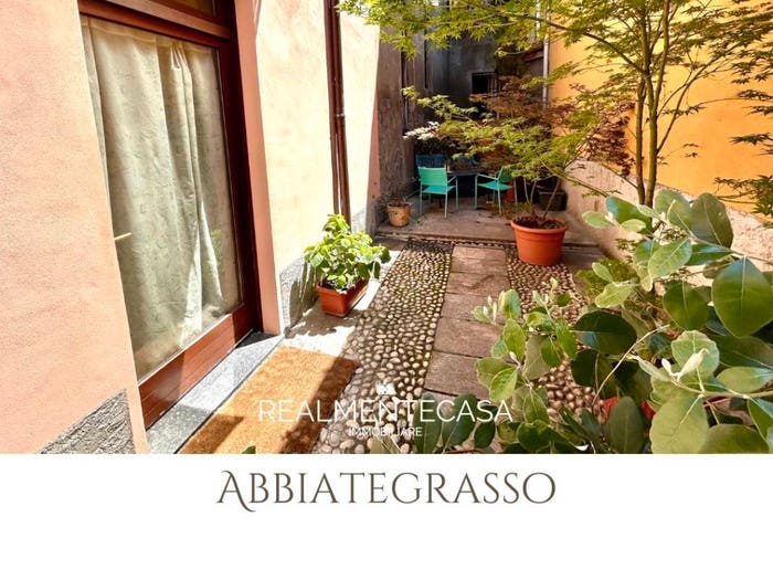 Appartamento trilocale in vendita in Viale Giuseppe Mazzini, Abbiategrasso