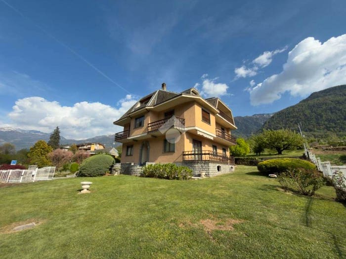 Casa con 6 locali in vendita in Via Statale dello Stelvio, Tirano