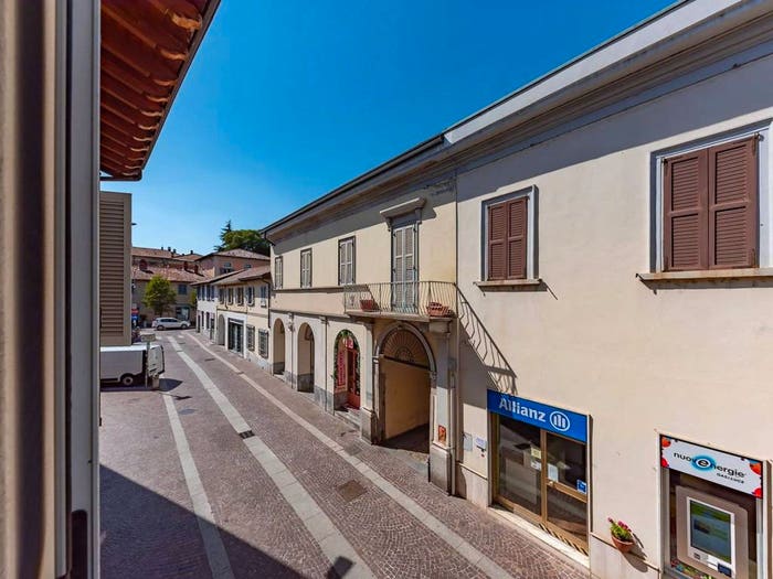 Appartamento trilocale in vendita in Piazza Angelo Borroni, Centro, Lainate