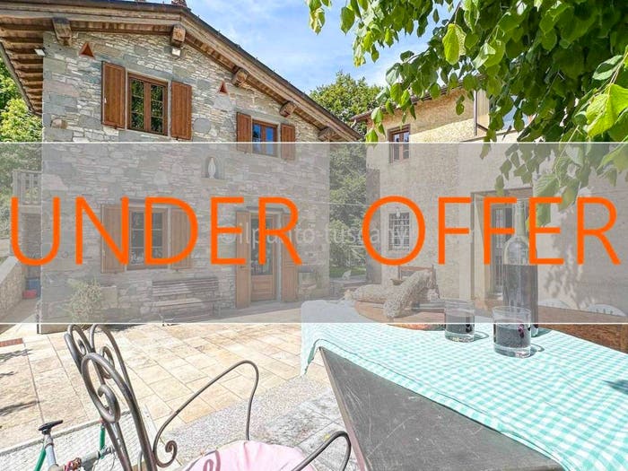 Casa con 6 locali in vendita in Centro, Pescaglia