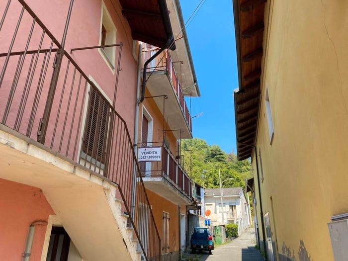 Casa con 5 locali in vendita in Via Grandubbione, Pinasca