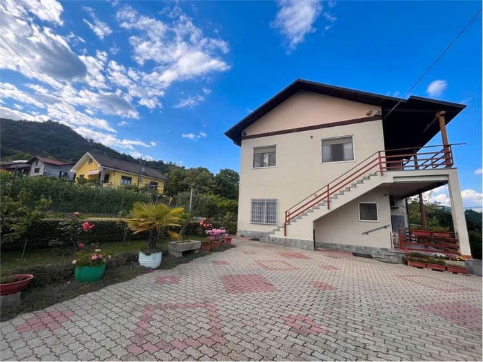 Casa con 6 locali in vendita in via Ai Monti, Tavernette, Cumiana