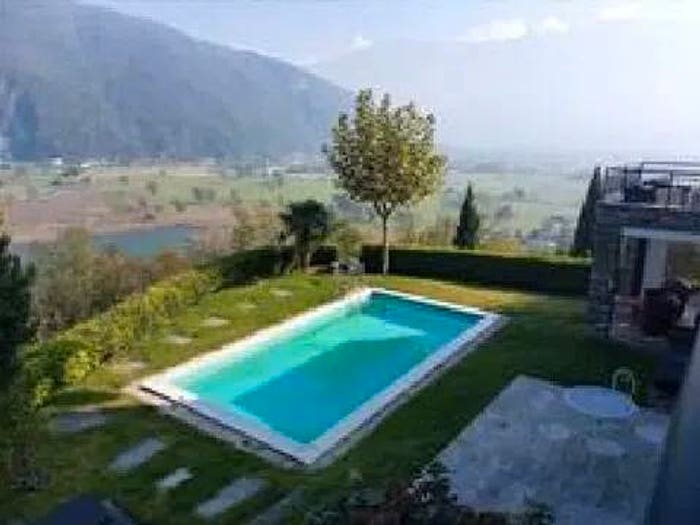 Casa con 6 locali in vendita in Via Per Albonico, Sorico