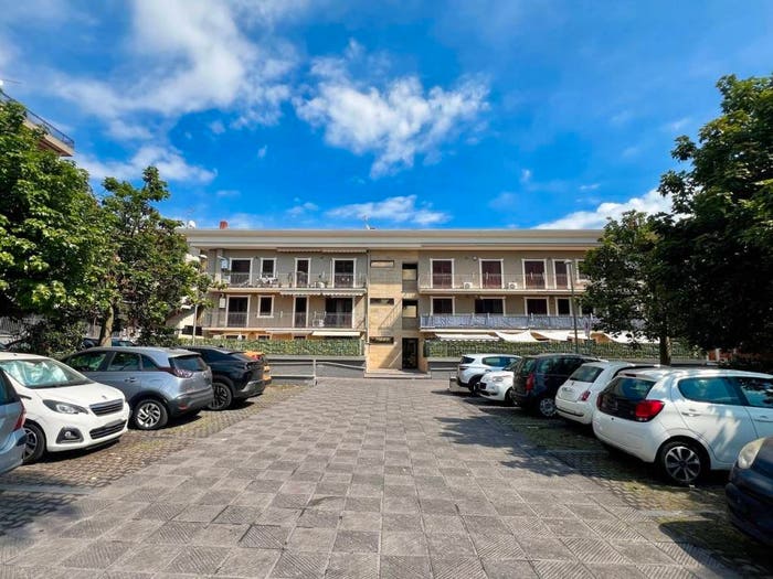 Appartamento con 6 locali in vendita in Via C Colombo, Centro, Tremestieri Etneo