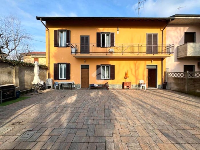 Casa trilocale in vendita in Viale dei Kennedy, Rescaldina