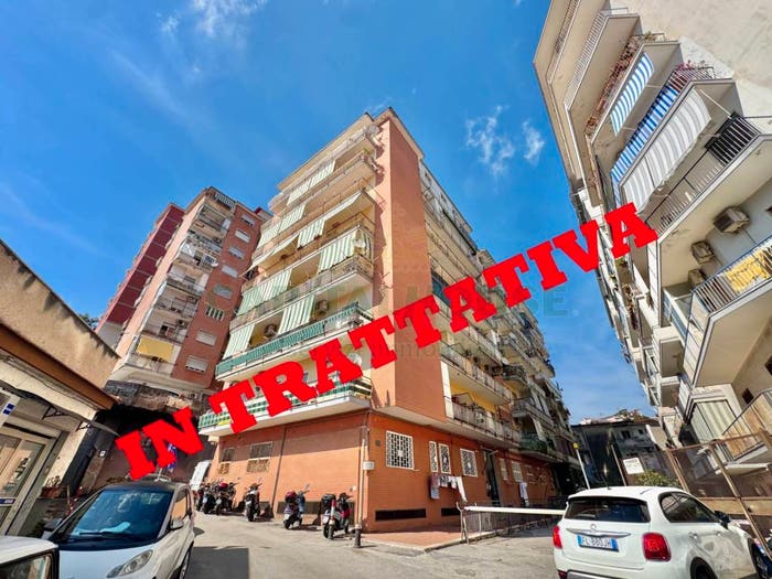 Appartamento trilocale in vendita in Via Pietro Metastasio, Fuorigrotta, Napoli
