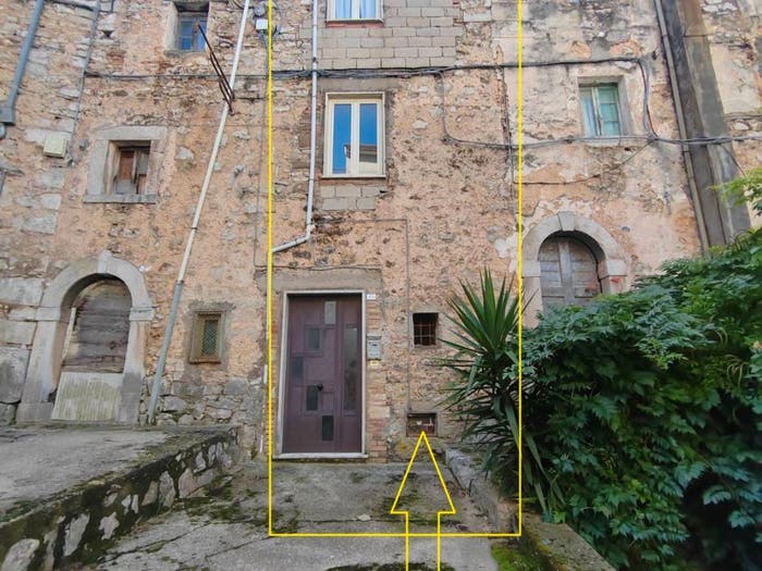 Casa con 6 locali in vendita in Via Arelle, Vallecorsa