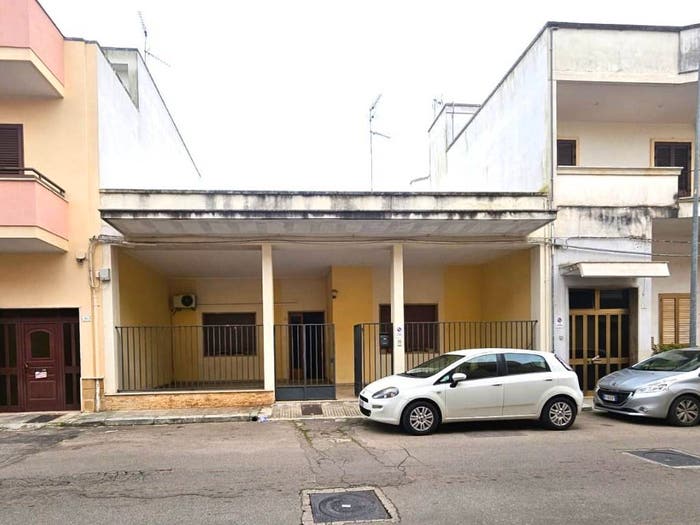 Casa quadrilocale in vendita in Via Alcide De Gasperi, Lequile