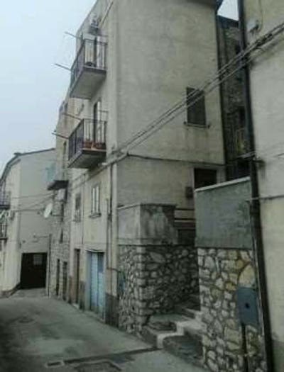 Appartamento con 6 locali in vendita in Via Fontana n e n, Liscia