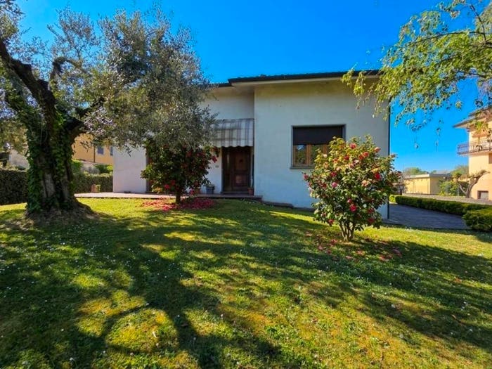 Casa con 6 locali in vendita in Traversa Nona Via Romana, Antraccoli, Lucca