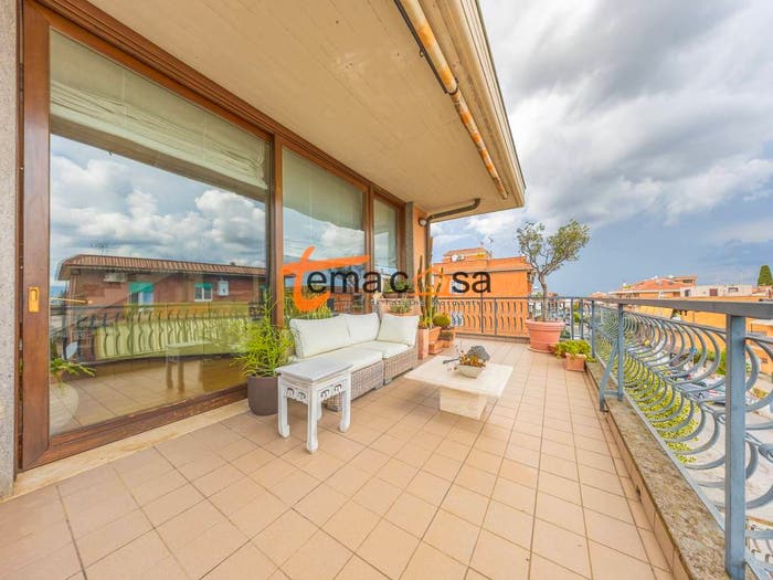 Casa con 6 locali in vendita in Via di Quarto Grande, Finocchio, Roma