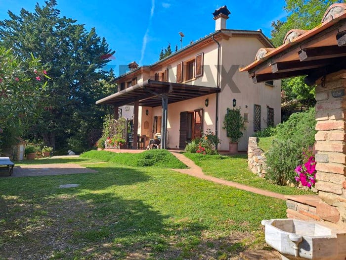Casa con 5 locali in vendita in Castagneto Carducci