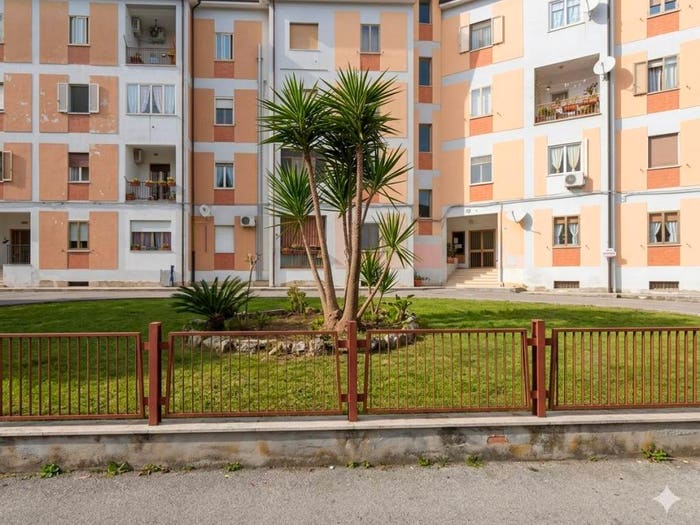 Appartamento quadrilocale in vendita in Via Galeazzo di Tarsia, Mater Domini Cavita, Catanzaro