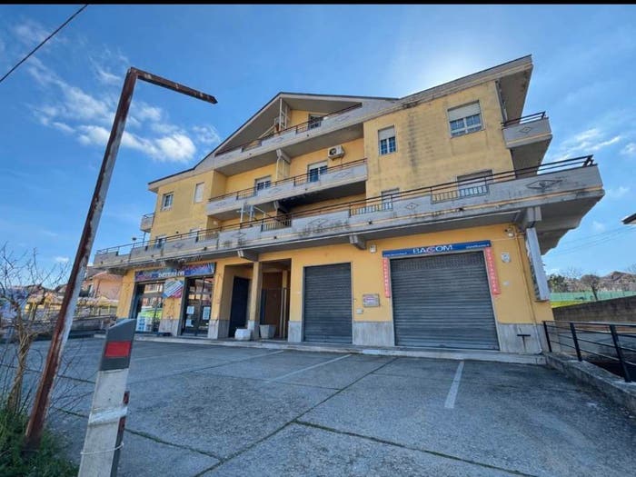 Appartamento con 6 locali in vendita in VIA FONTANELLE, Centro, Grottaminarda