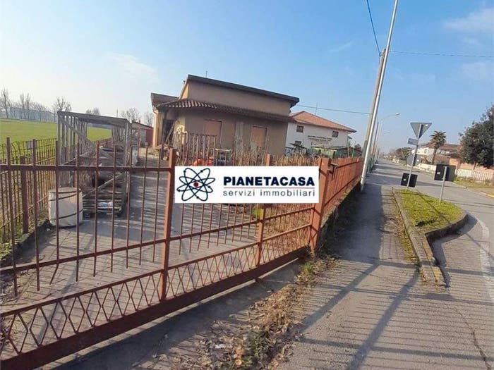Casa trilocale in vendita in via Rasica, Osio Sopra