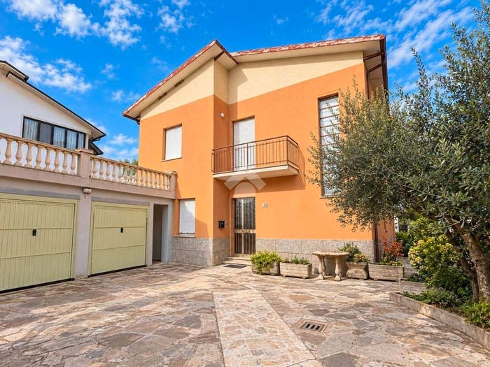 Casa con 6 locali in vendita in Via Tomba, Vecchiazzano Ospedale, Forlì