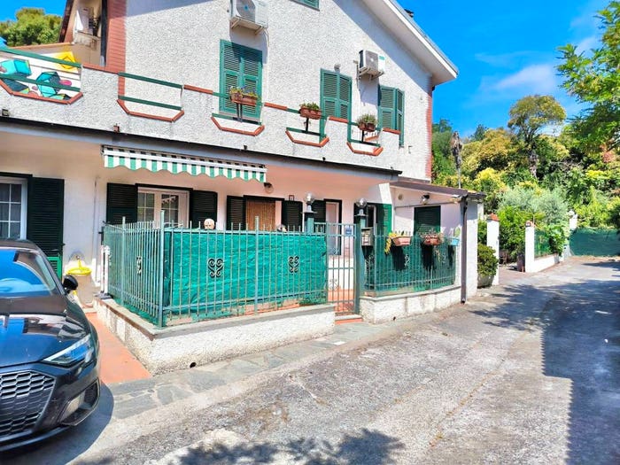Casa quadrilocale in vendita in Via Costa Murata, Porto Maurizio, Imperia