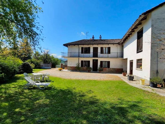 Casa con 5 locali in vendita in località Coda, Neviglie
