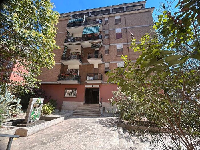 Appartamento trilocale in vendita in Via Federico Jorini, Portuense, Roma