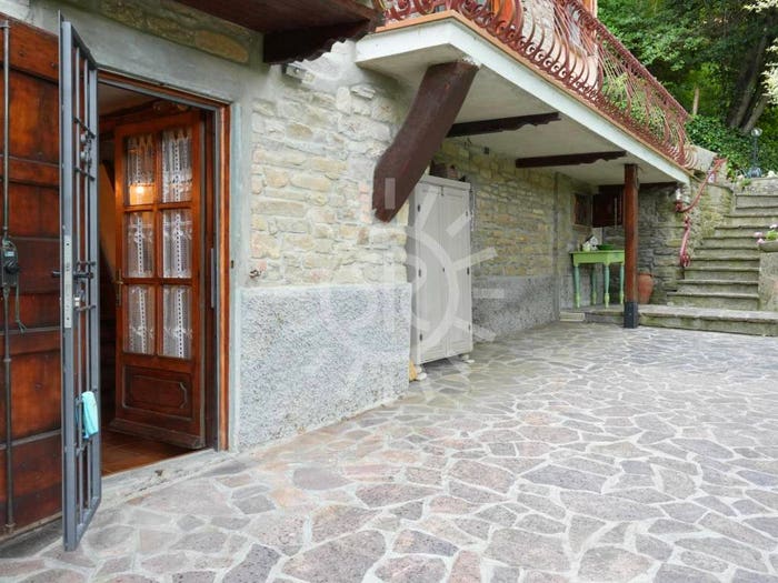 Casa quadrilocale in vendita in Castel del Rio