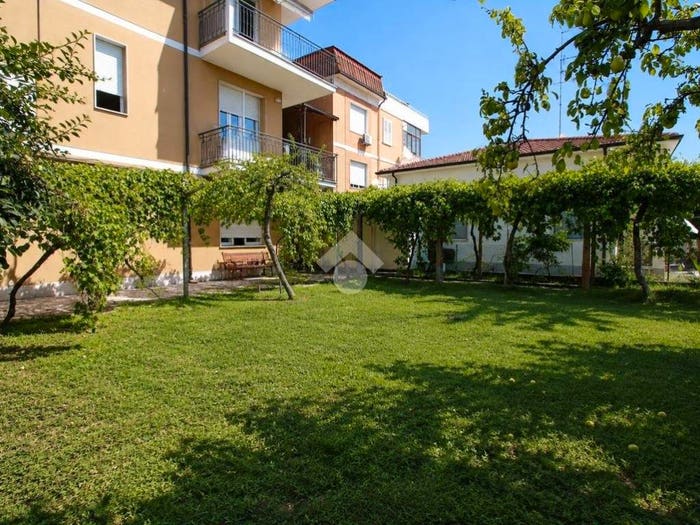 Appartamento quadrilocale in vendita in Vicolo Catania, Centro, Giulianova