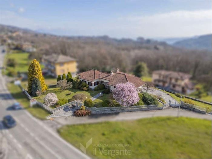 Casa con 6 locali in vendita in via per pisano, Ghevio, Meina