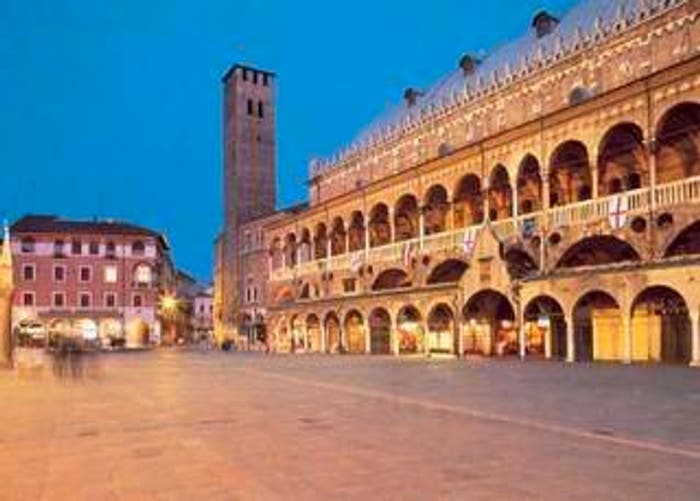 Casa con 6 locali in vendita in Piazza dei Signori, Piazze Duomo, Padova
